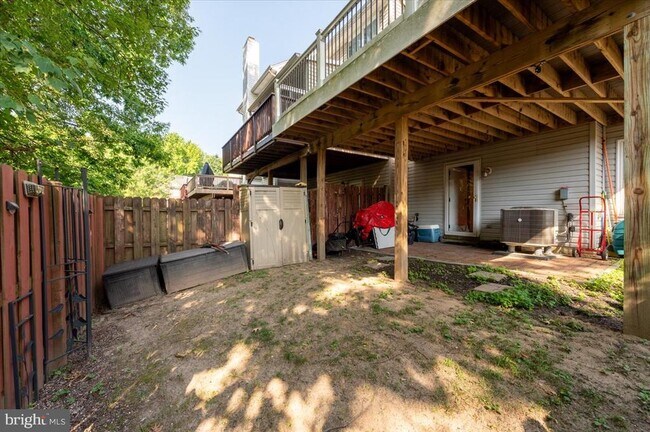 Building Photo - 2209 Commissary Cir
