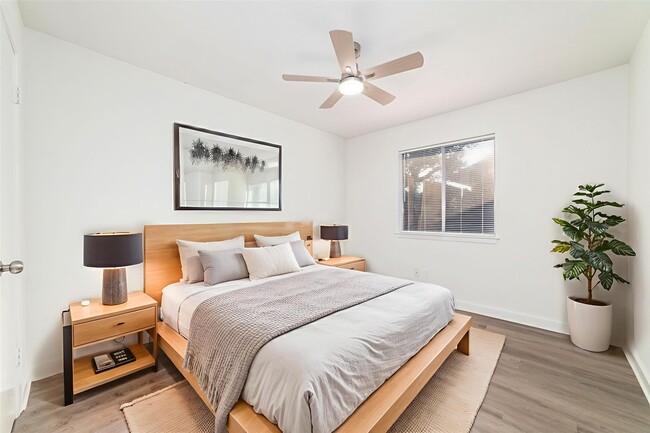 Building Photo - 17003 Summer Dew Ln