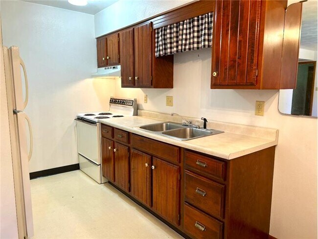 Building Photo - 120 Luanne Dr