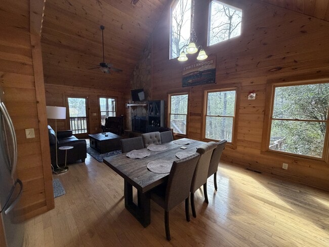 Building Photo - 670 The Wds Rd