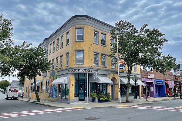 Building Photo - 276 Cabot St