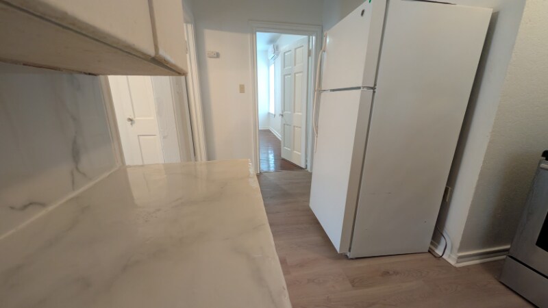 Building Photo - 404 Club Dr