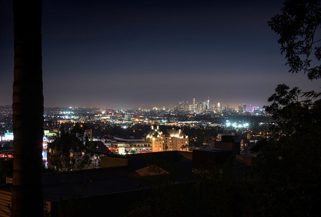 Building Photo - 1531 Marmont Ave