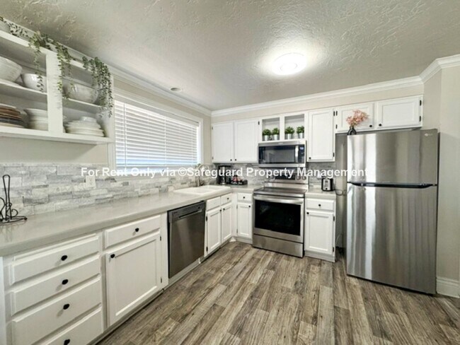 Building Photo - Spacious West Jordan Home on Large Corner Lot