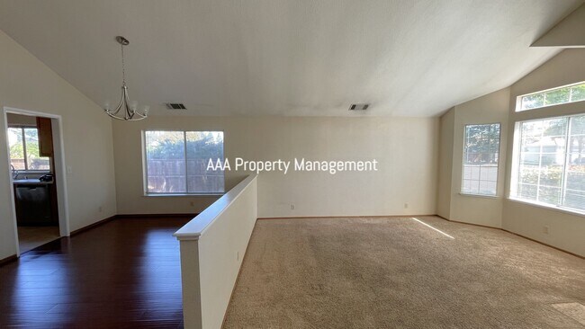 Building Photo - Brentwood Beautiful 3 bedroom 2 bath home!...