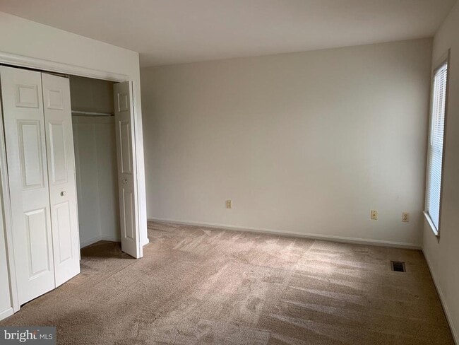 Building Photo - 2113 N Tazewell Ct