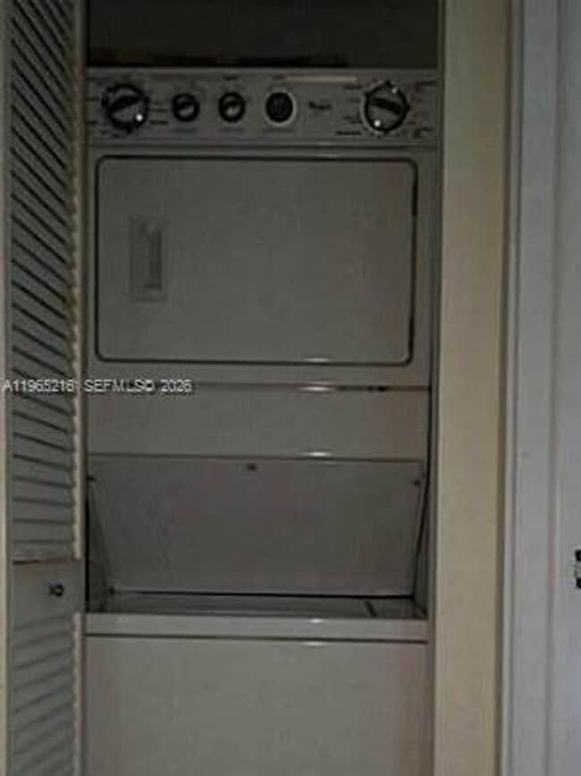 Building Photo - 2950 NE 188th St