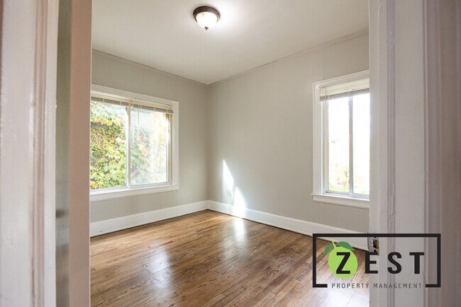 Building Photo - 3740 Tyler St