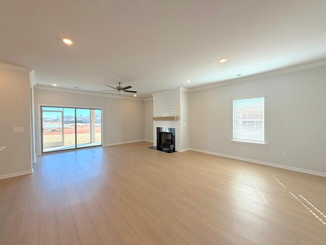 Building Photo - 214 Stockyard Cir