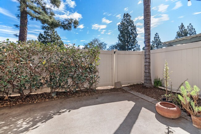 Building Photo - 11487 Matinal Cir