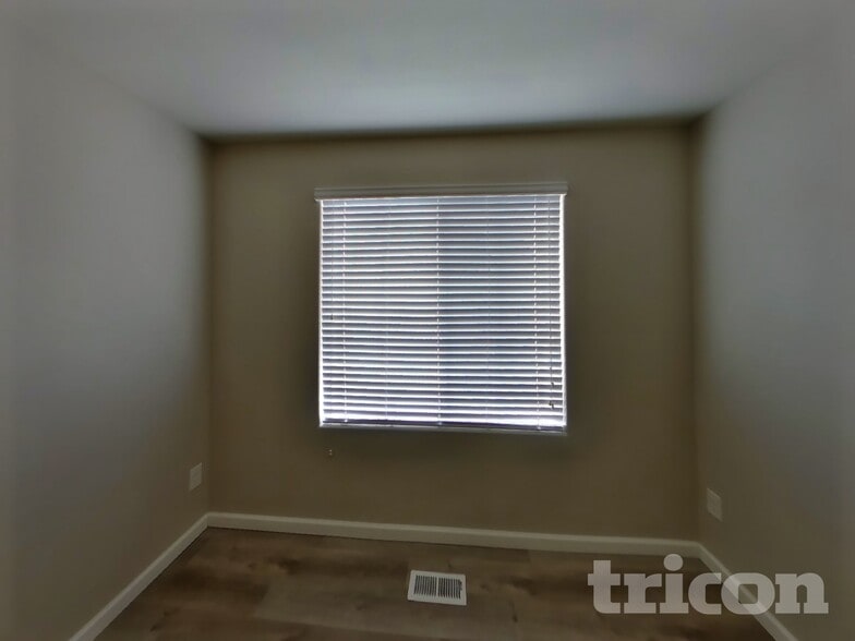 Building Photo - 1817 192nd St Ct E