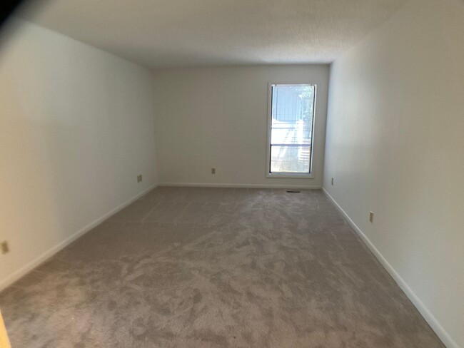 Building Photo - 1 Level 2 Bed, 2 Bath Condo in the heart o...