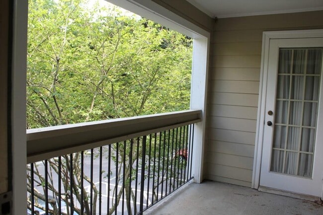 Building Photo - 574 Emory Oaks Way