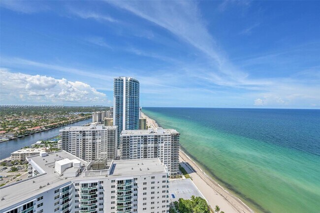 Building Photo - 3101 S Ocean Dr