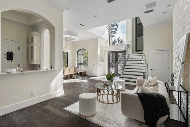 Building Photo - 801 W 2nd Ave