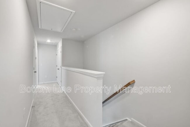 Building Photo - 1129 Lily Loch Wy