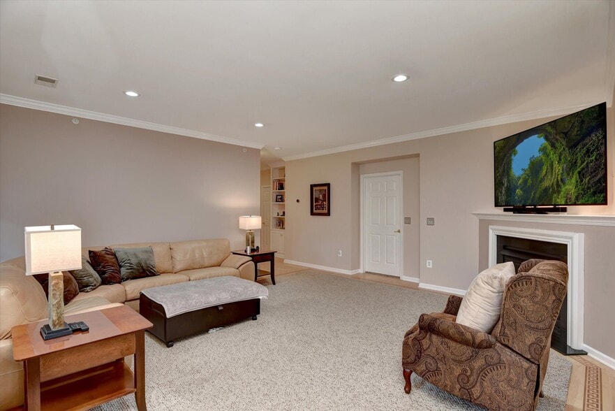 Building Photo - 594 Saint Andrews Pl