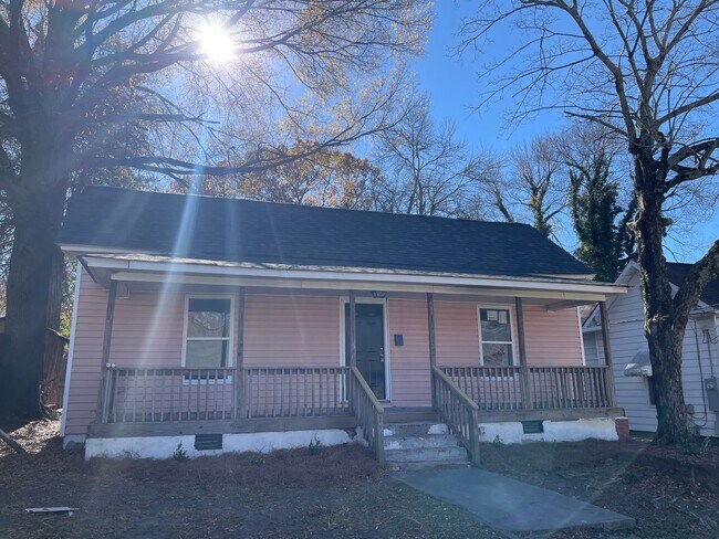 Primary Photo - 628 Goldfloss St