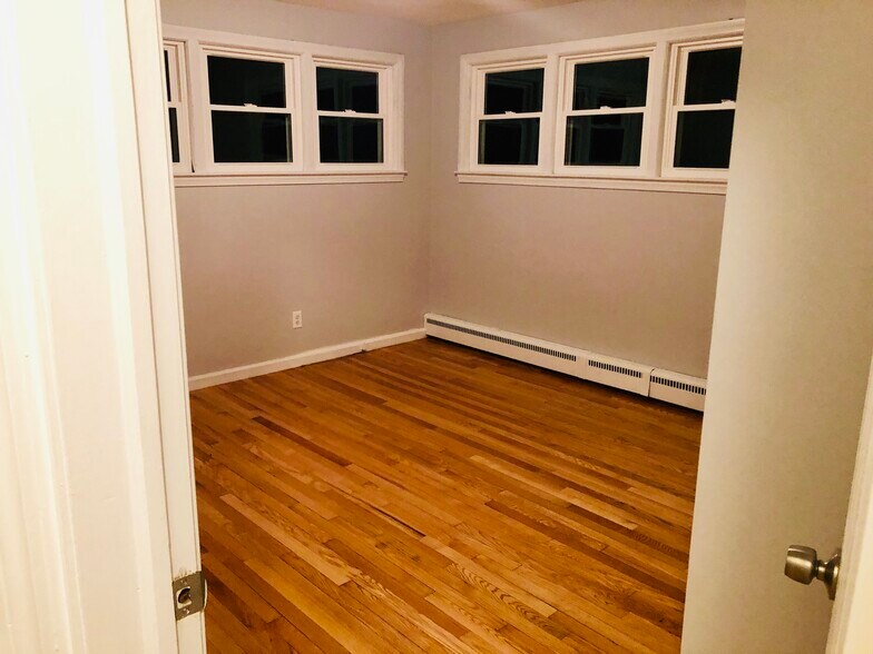 Building Photo - 27 Campbell Dr