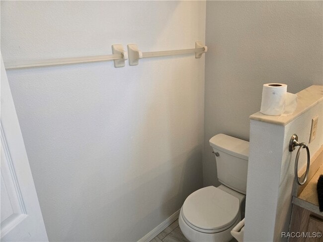 Building Photo - 2846 N Kittery Point