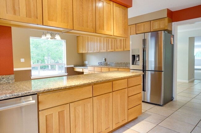 Building Photo - Ravensdale 3 Story, close to Lake Retreat,...