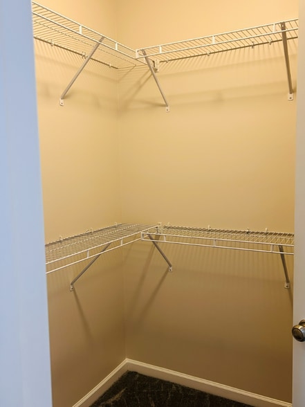 Building Photo - 292 Holt St