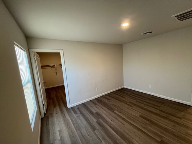 Building Photo - Newer Build 4 Bed/2 Bath In Arizona City