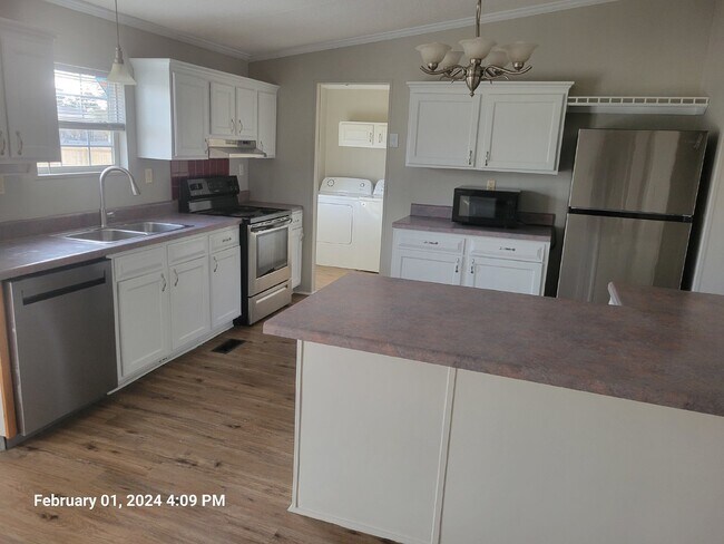 Building Photo - Charming 4 Bedroom Manufactured Home in Ka...