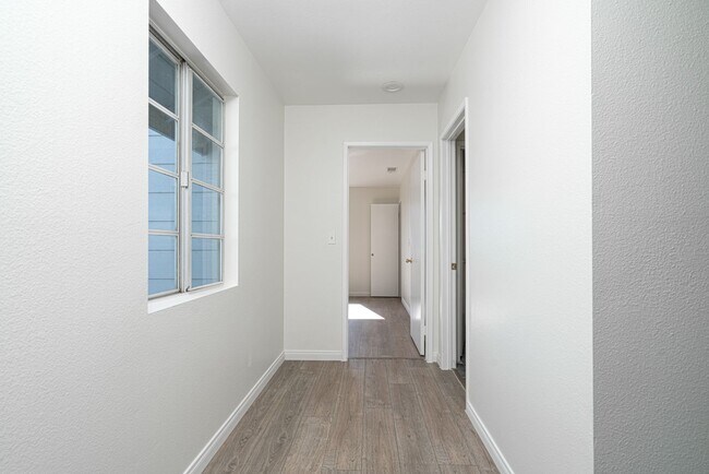 Building Photo - Costa Mesa Townhome with Loft | 2BR, 2.5BA...