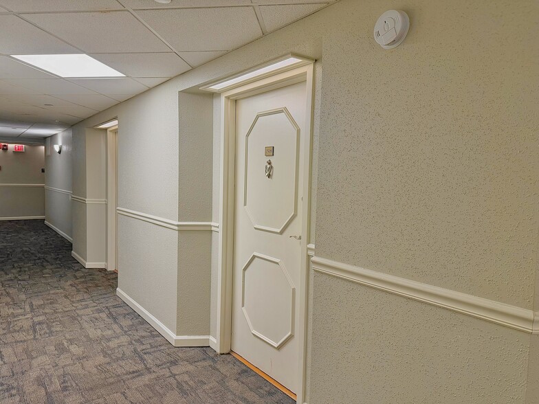 Building Photo - 2479 Peachtree Rd NE