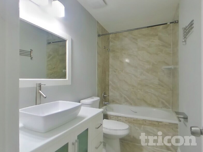 Building Photo - 1010 Allward Dr