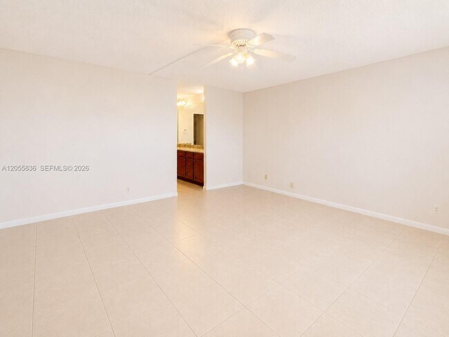 Building Photo - 401 Briny Ave