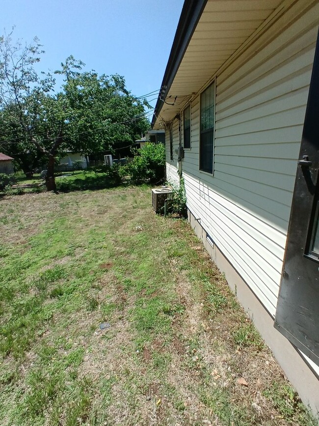 Building Photo - Midwest City Schools!