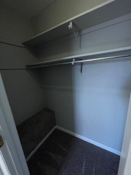 Large Closets - 116 Lookout Dr