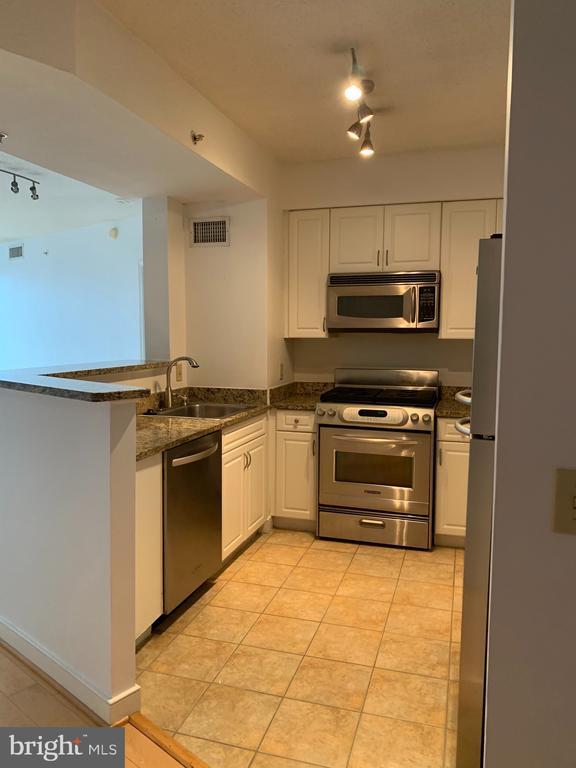 Building Photo - 555 Massachusetts Ave NW