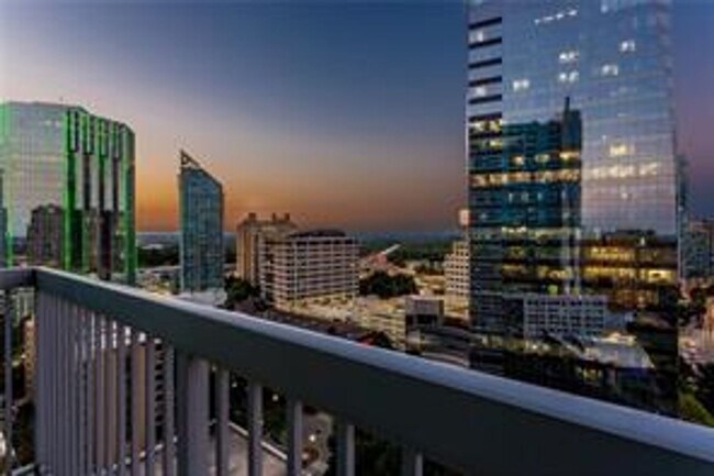 Building Photo - 1 Bedroom + 1 Bath with Views of Buckhead!