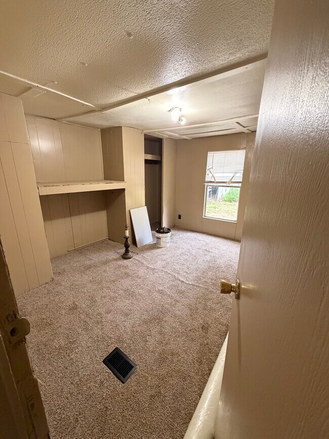 Building Photo - Trailer 11