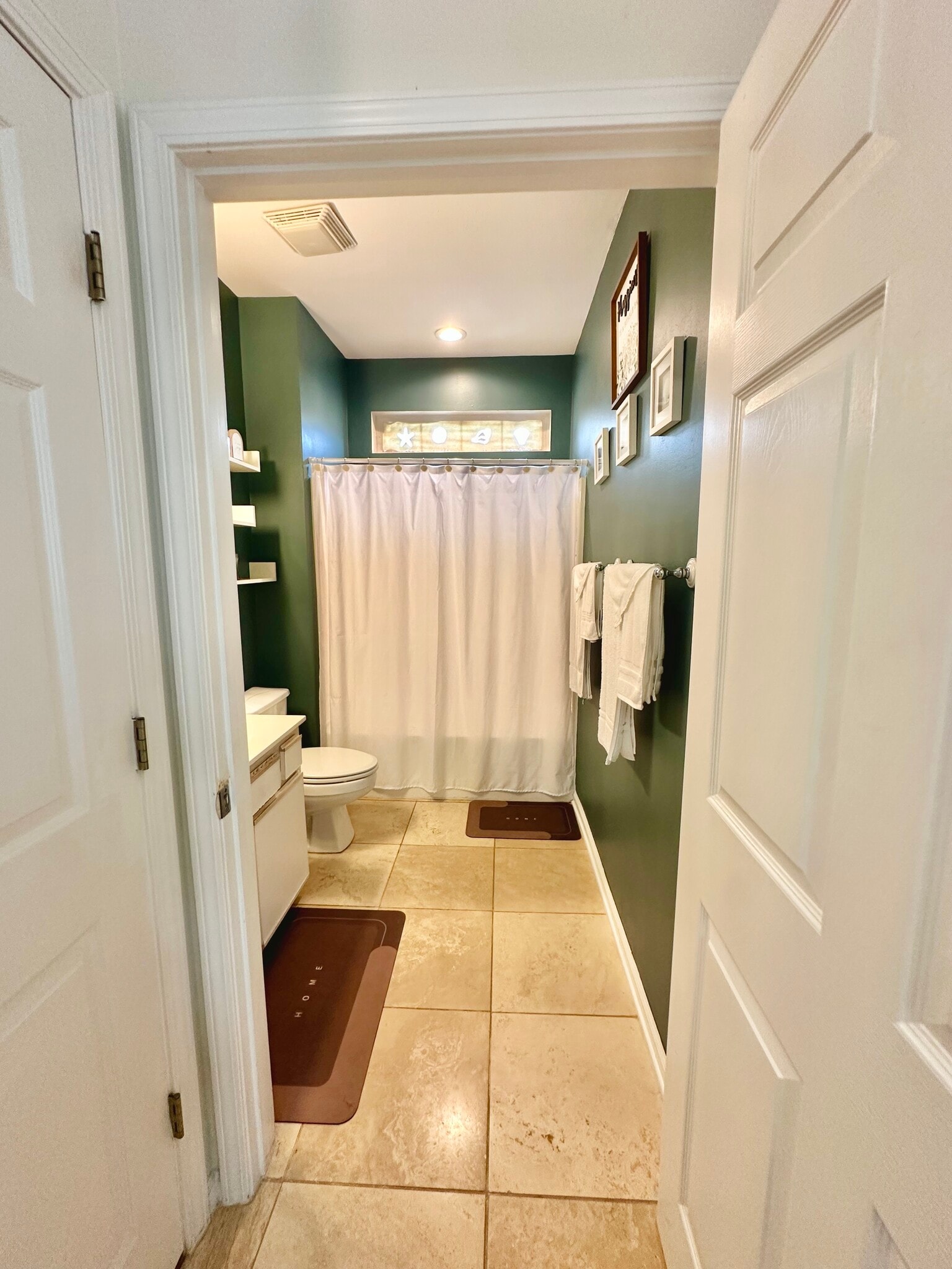 Building Photo - 1286 River Oaks Dr