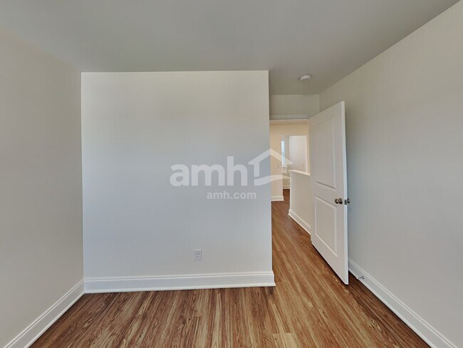 Building Photo - 1125 Amberly Wy