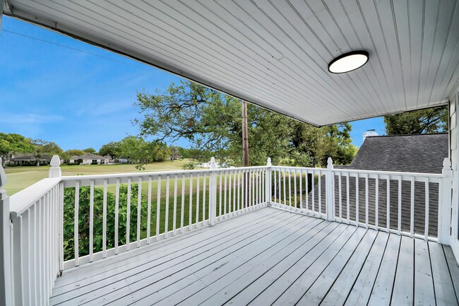 Building Photo - 5 Tiffany Square