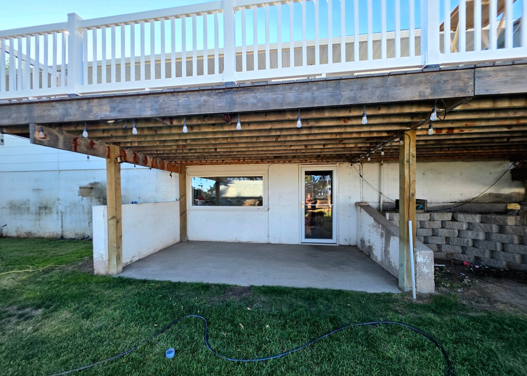 Deck and walk-out basement - 1409 2nd West Hill Dr