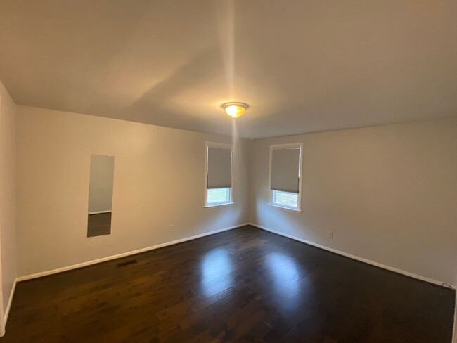 Building Photo - 1515 Boscobel St