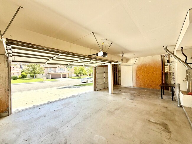 Building Photo - Spacious Rancho Highlands Home | 3 Bed + Den + Bonus Room & 3-Car Garage