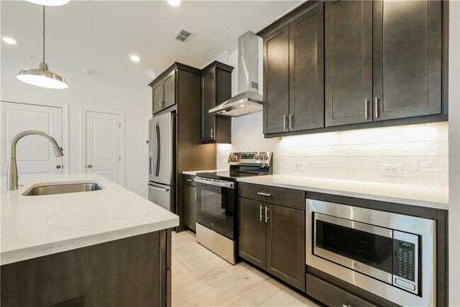 Building Photo - 514 Alice Wy