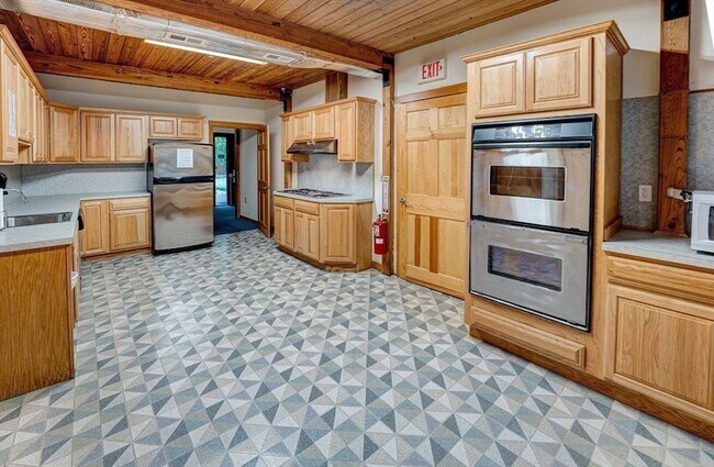 Building Photo - 296 Brown Bear Crossing