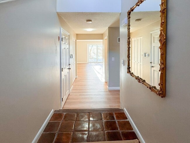 Building Photo - 225 SW Meadows