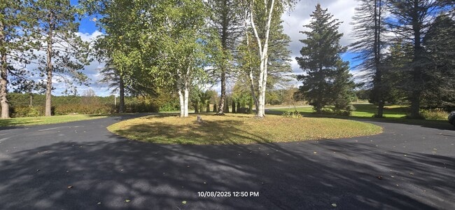 Building Photo - 2273 S County Line Rd