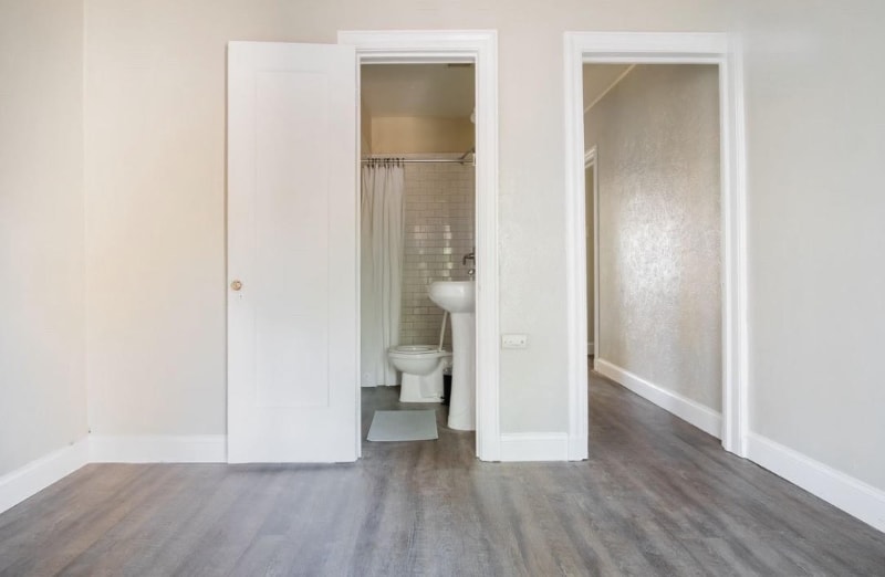 Building Photo - 5928-5928 Victor St