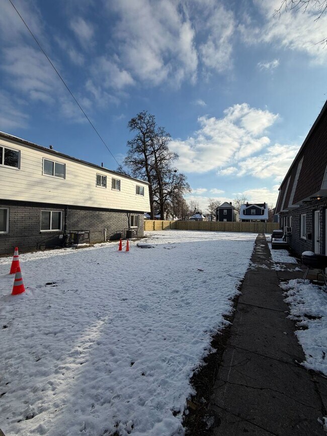 Building Photo - 1530 Genessee Ave