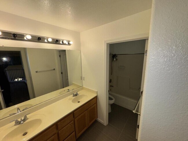 Building Photo - 3688 Pintail Dr